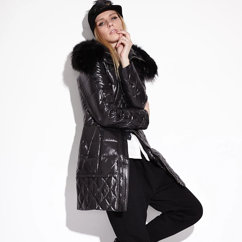 Парка женская на утином пуху с капюшоном и натуральным мехом зимняя wq714 | Женская
