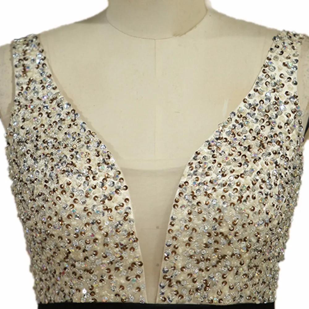 Элегантное платье для выпускного вечера цвета шампанского и черного короткое