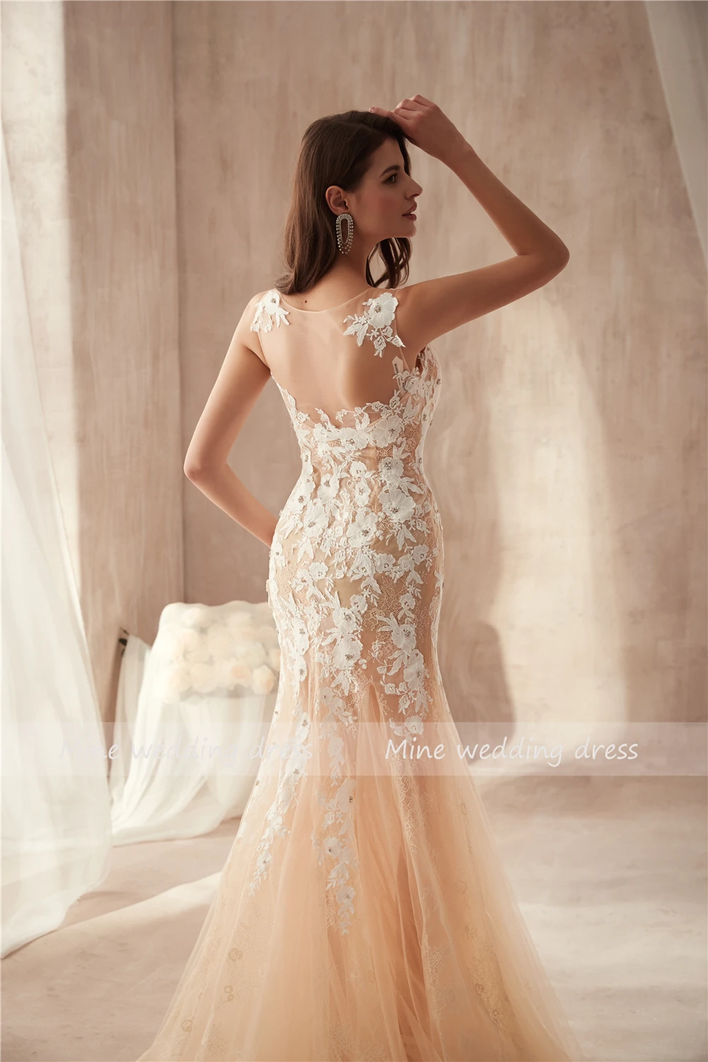 Великолепный Тюль & Lace Bateau Neck прозрачные облегающее платье Кружевные Аппликации