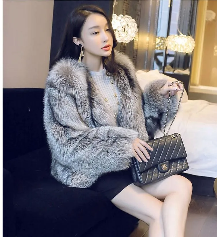 Женская короткая приталенная куртка из искусственного меха с круглым вырезом|fur