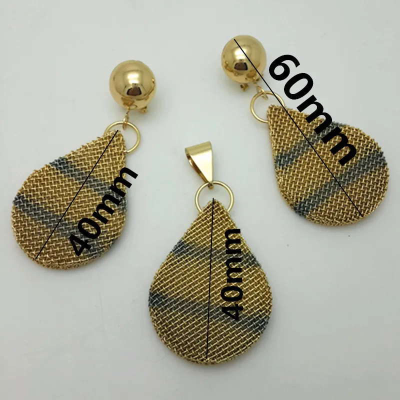 Комплект ювелирных изделий большие серьги-кольца ожерелье с подвеской женские