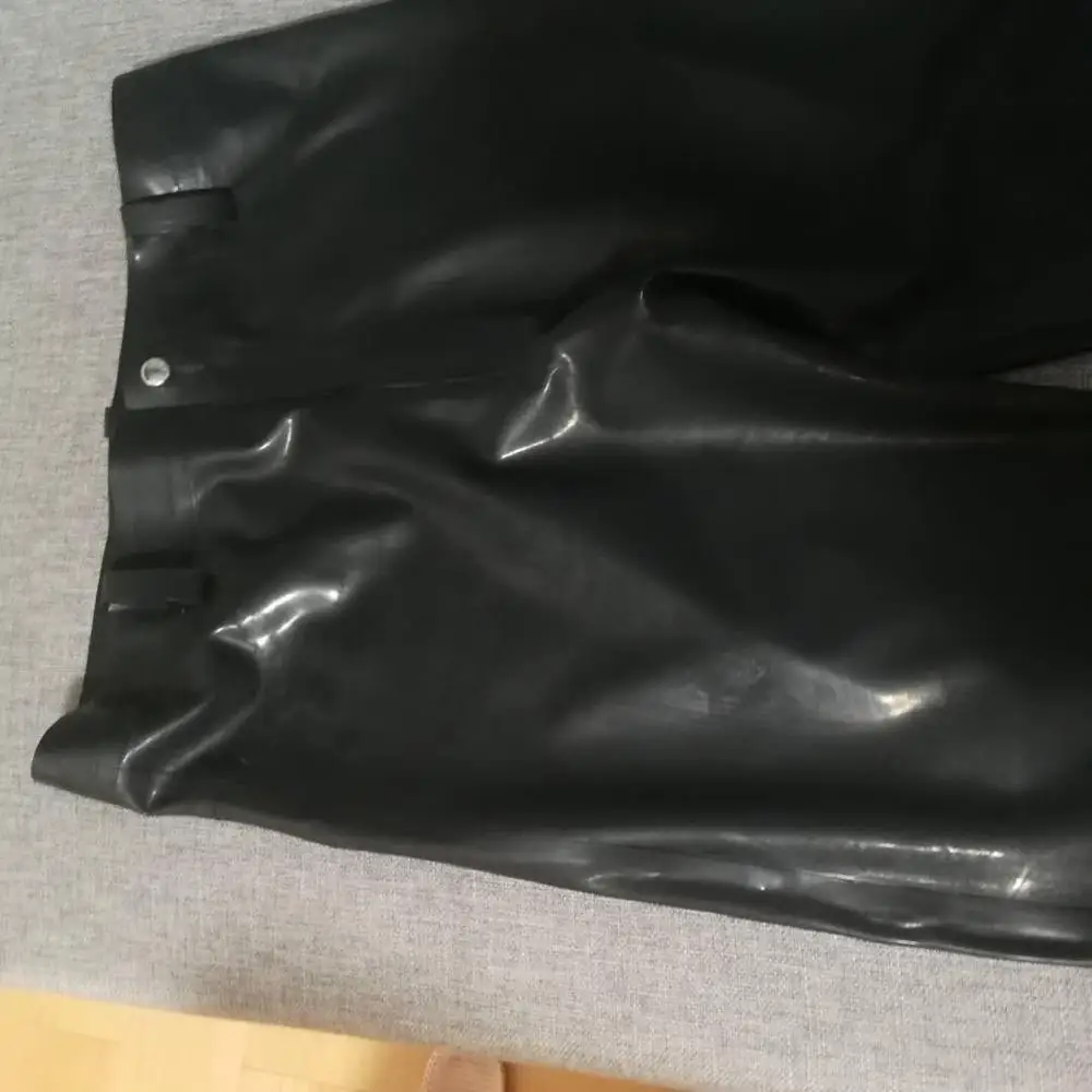 В наличии XXL Размер черные обтягивающие латексные джинсы резиновые длинные брюки