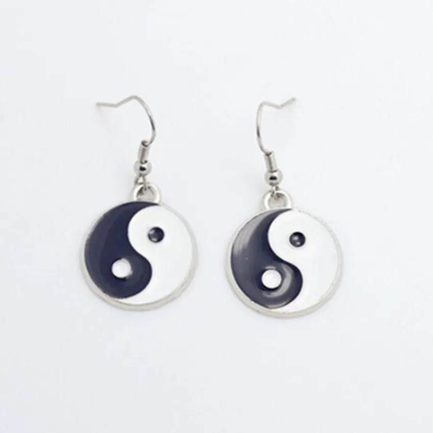 

The latest fashion simple Taiji gossip good quality earrings wholesale