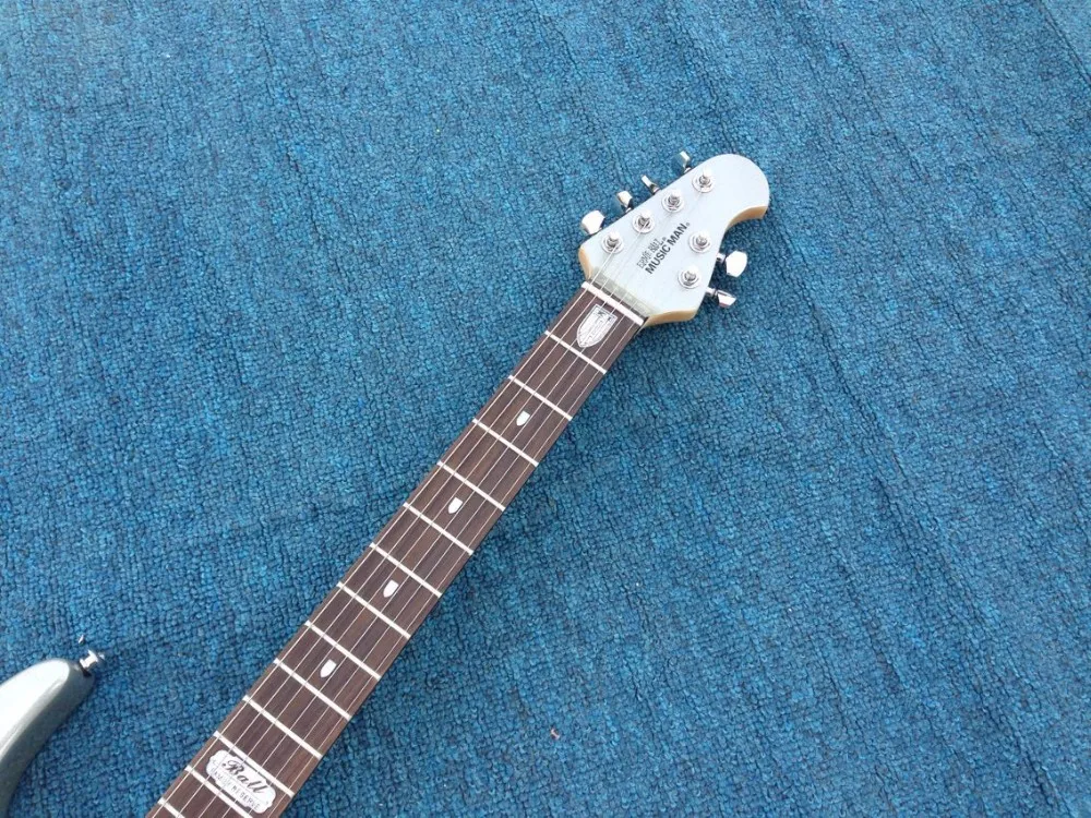 Musicman JPX1 электрогитара серебристого цвета