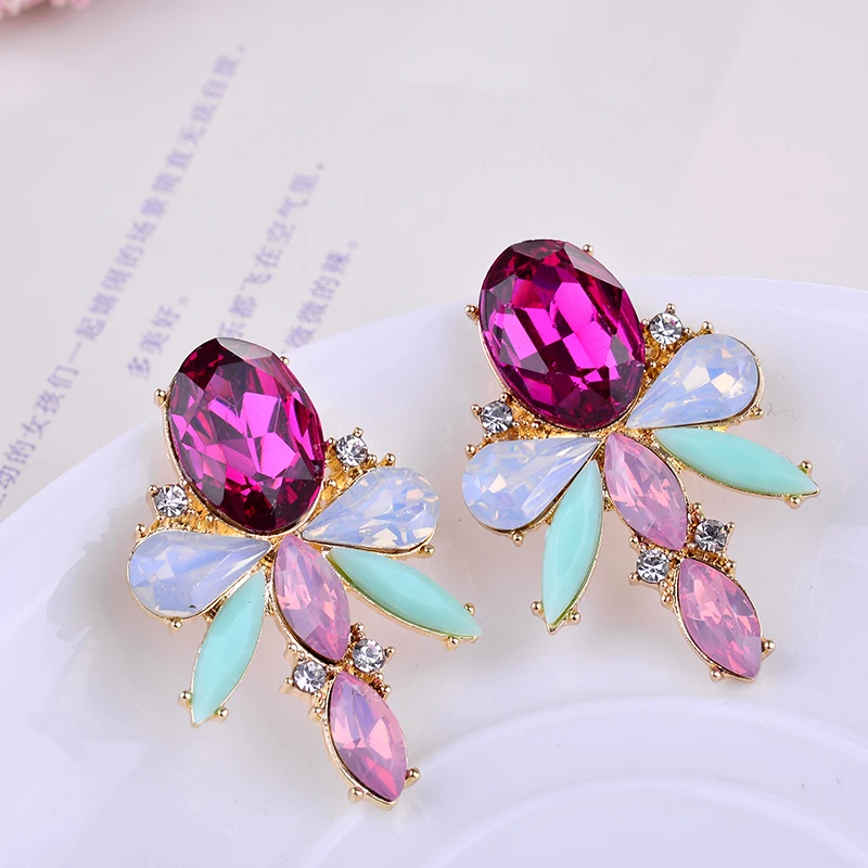 

LUBOV Exotic Dragon Fly Design Stud Earrings Acrylic Stone Rhinestone Decoration Piercing Earrings for Women Christmas Gift
