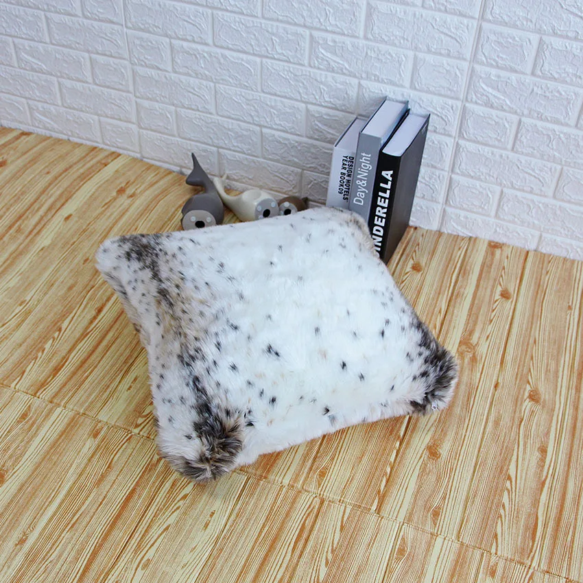 Наволочка из искусственного меха 45*45 см | Дом и сад