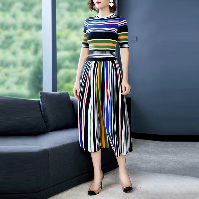 2018 Autumn Fashion Striped Knitted Women Sets High Quality Sweet Short Sleeve Pullover +Pleated Skirts Female Suits |