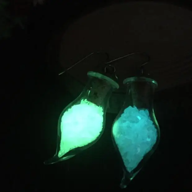 1 Пара светящихся в темноте сережек ручной работы с песком модные серьги виде