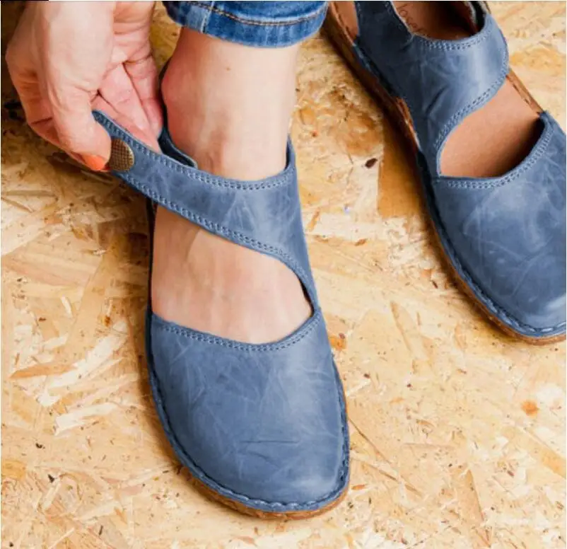 Женская обувь на плоской подошве Летние удобные сандалии из искусственной кожи