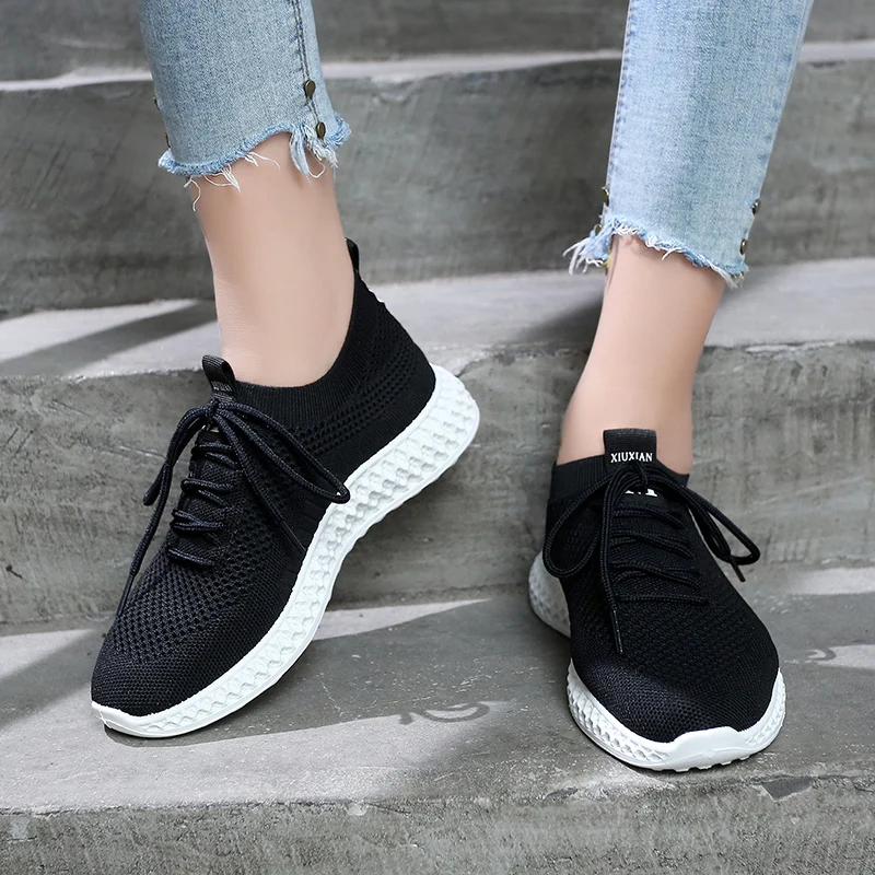 Кроссовки женские сетчатые дышащие на шнуровке Вулканизированная подошва