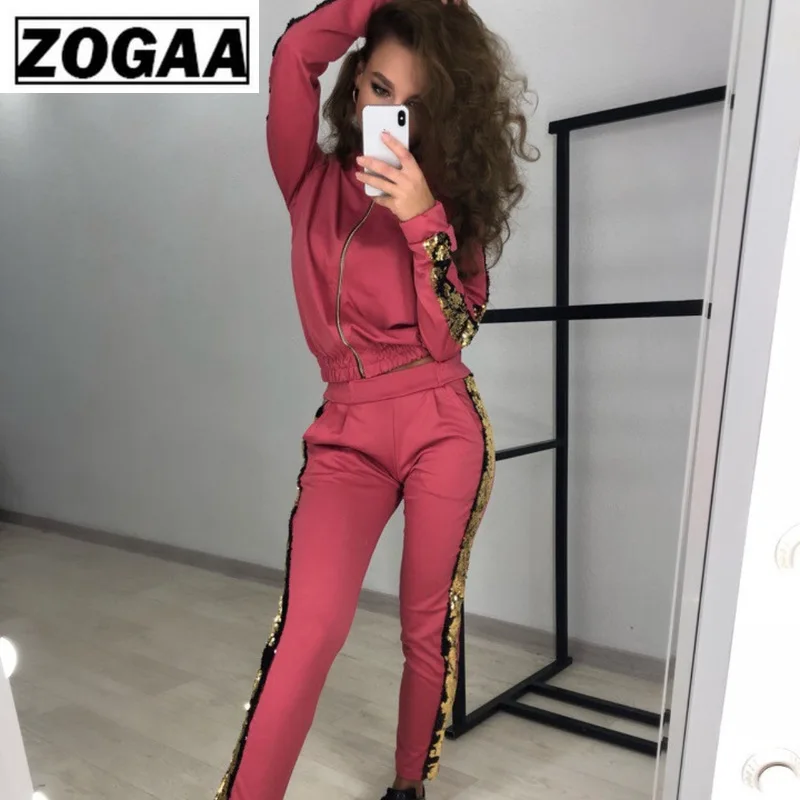 Женский спортивный костюм из двух предметов: Топ и штаны на молнии с капюшоном |