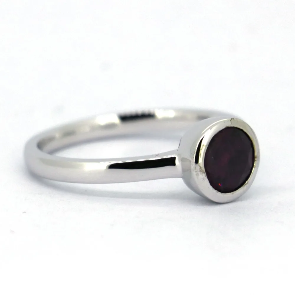 Wellmade Твердые 925 пробы серебро и уникальный естественного фиолетового цвета