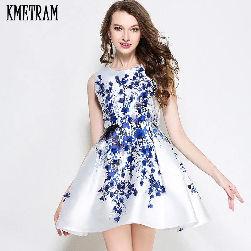 Женское короткое платье с цветочным принтом голубое повседневное без рукавов