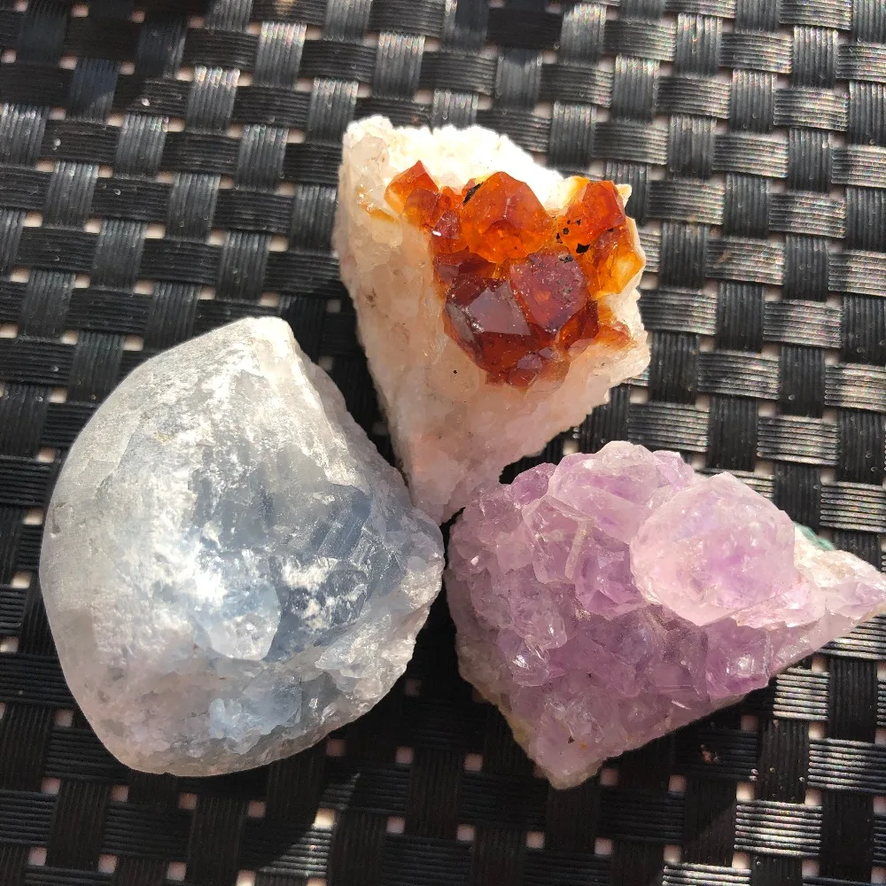 Натуральный кристалл цитрина в виде грозди драгоценных камней натуральный