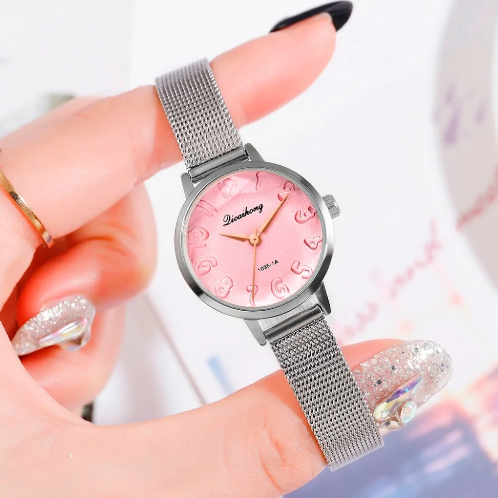 Часы наручные женские кварцевые с маленьким циферблатом модные простые