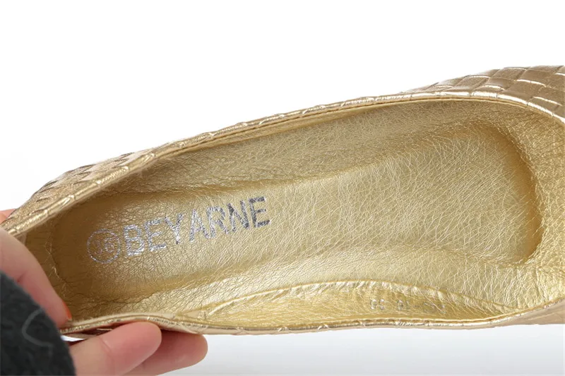 Beyarne2019; женские балетки на плоской подошве; плетеные туфли золотого и серебряного цвета; дышащие слипоны с острым носком; сезон лето; большие размеры 35; 41E522