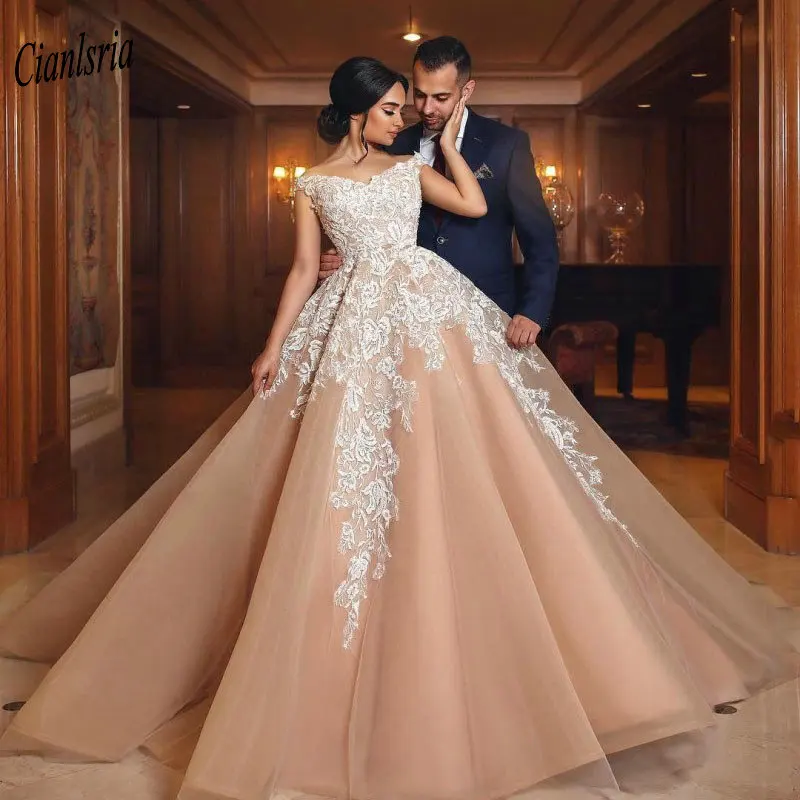 

Champagne Off The Shoulder Saudi Arabic Ball Gown Evening Dress Appliques Lace Sleeveless Long Formal Evening Party Dresses