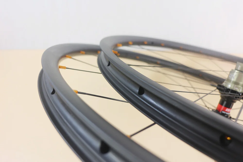 Ультра легкие 29er MTB XC гонки 28 мм ширина 22 Глубокий hookless горный велосипед