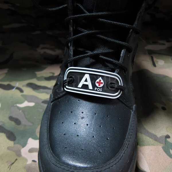 Тан обуви пряжки группа крови AB POS 3d-пвх патч карабин брелок PB281 | Дом и сад