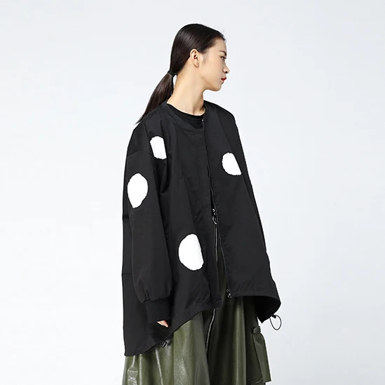 [EAM] Autumn Winter Fashion New Polka Dot Point Long Sleeve Irregular Loose Coat Personality Tide Jacket Womne YA630 - Цвет: black