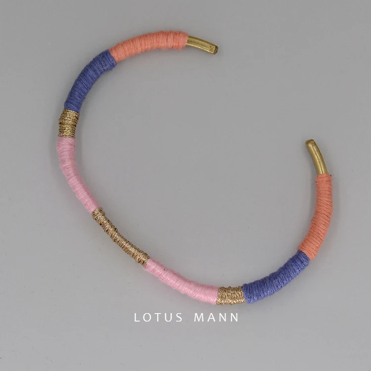 Четырехцветный Плетеный Универсальный медный браслет Lotus Mann с открытой