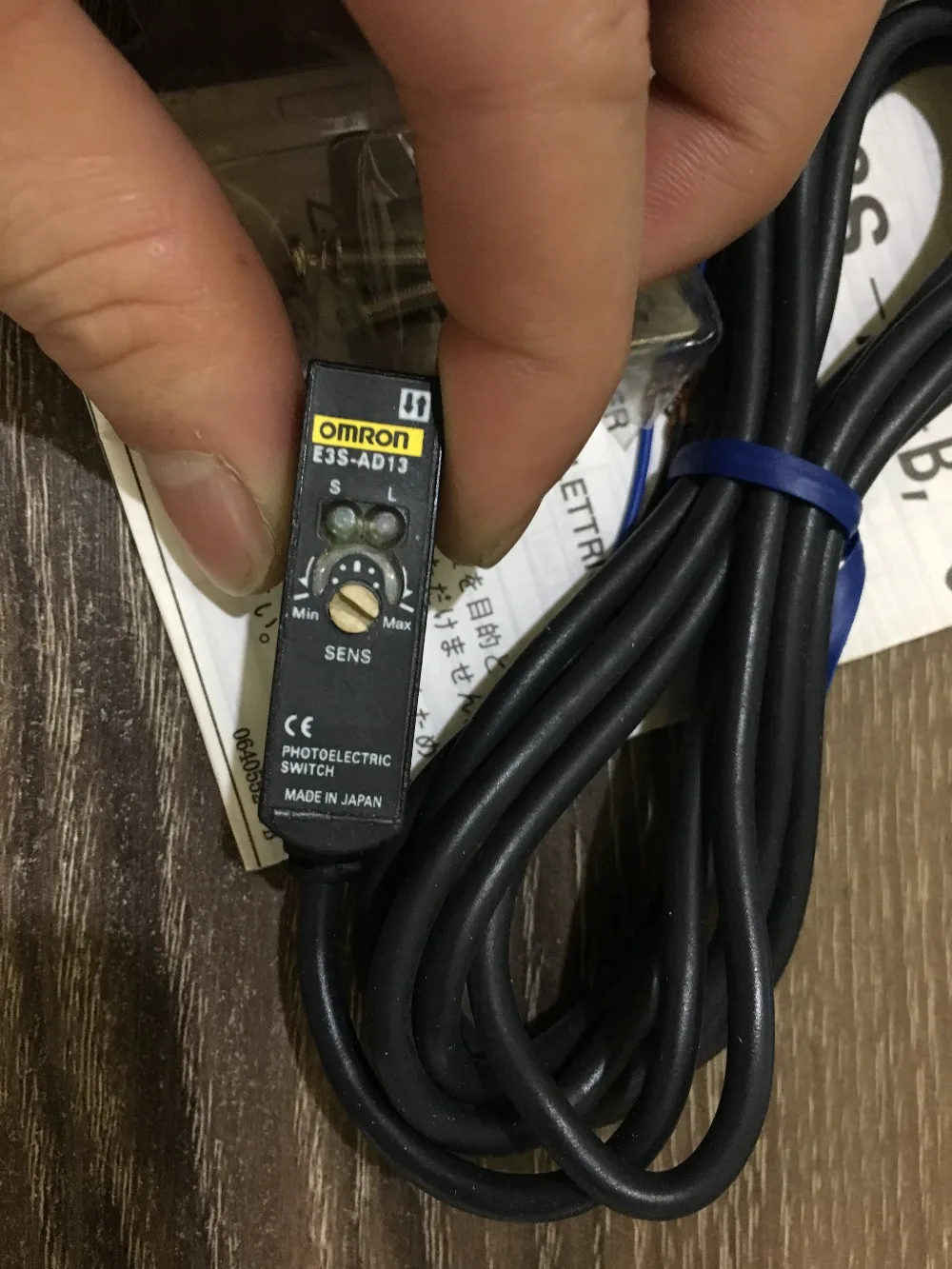 

E3S-AD13 photoelectric sensor 10 TO 30VDC