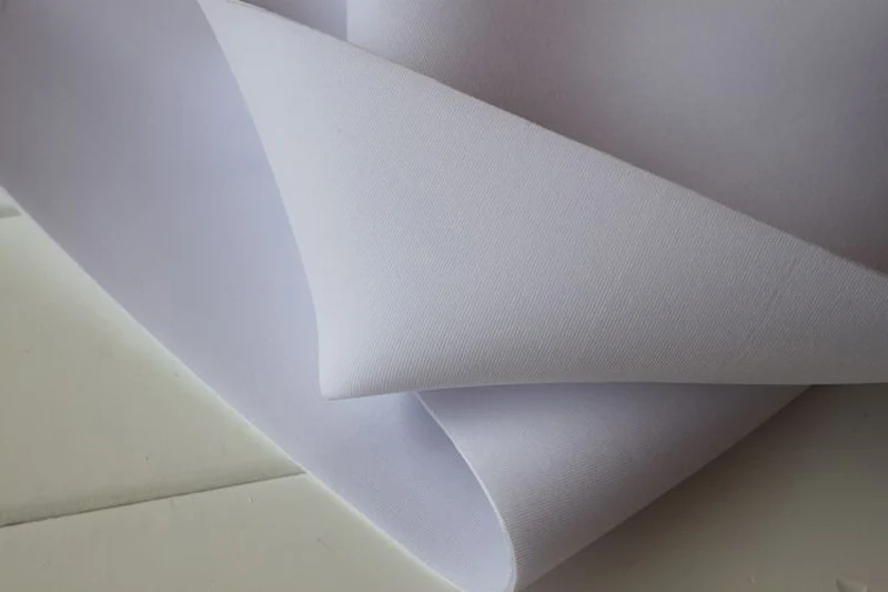 Однотонная окрашенная белая Неопреновая ткань основовязание 92% полиэстер 8%
