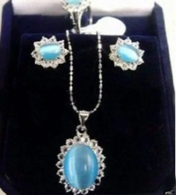 Красивый набор кольца, сережек и подвески с голубым опалом, покрытый золотом 18K GP. Широкие крылья свадебных часов. (А0323)