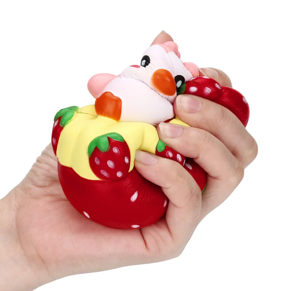 Новое поступление клубничный Пингвин мультфильм Squishy аромат игрушка в подарок