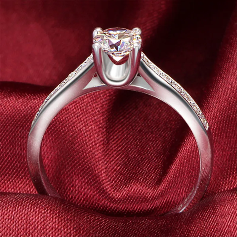Чарльз и Colvard сертифицированных 0.5ct бриллиант Муассанит женщина Обручение кольцо Твердые Серебряное кольцо