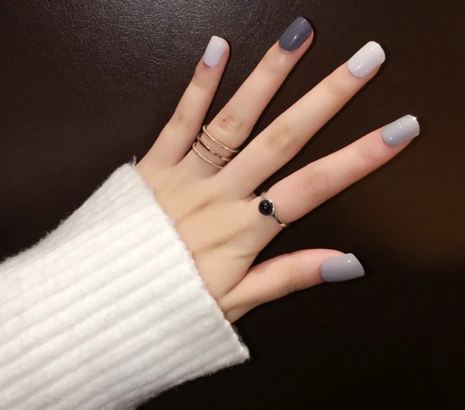 New Cute Designed Fake Nails 24 Pcs Short Oval Full Artificial Nail Tips Grey BLue White Style with Glue Sticker | Красота и здоровье