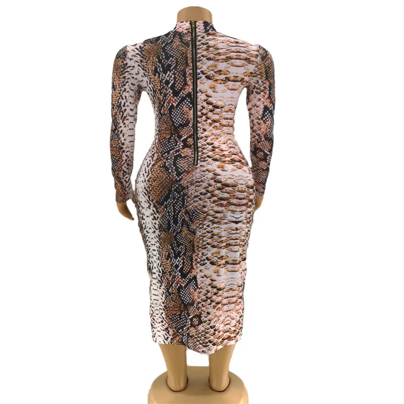 Женское платье с животным принтом облегающее длинными рукавами и змеи на молнии
