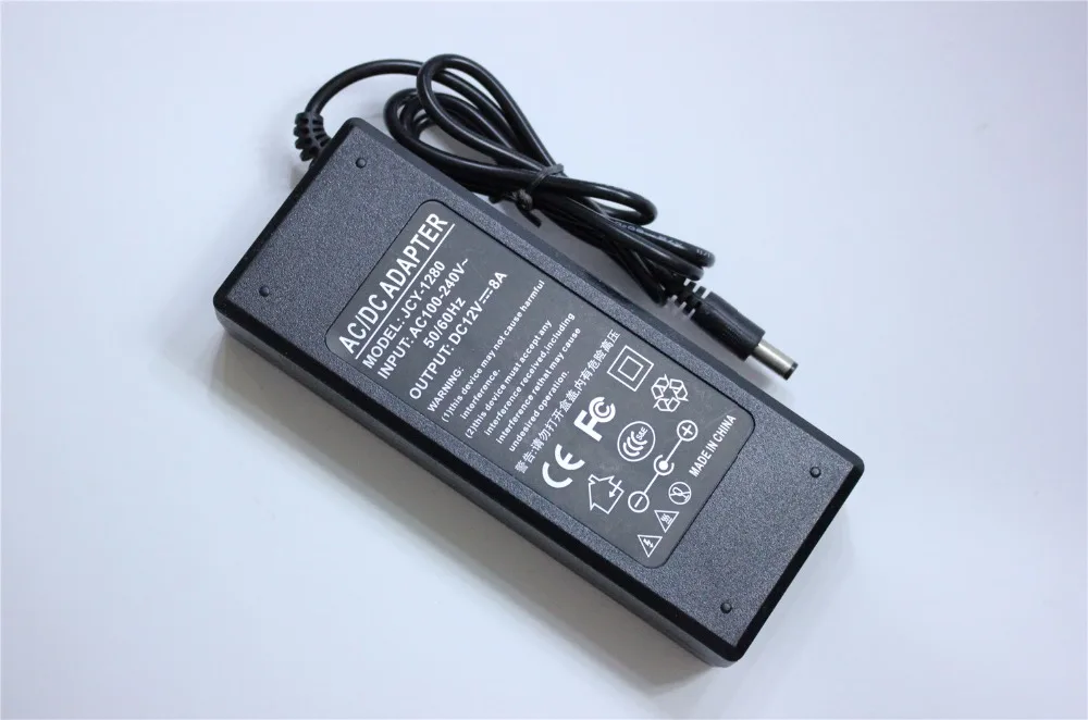 Высококачественный универсальный преобразователь переменного тока для DC 12V 8A 96W