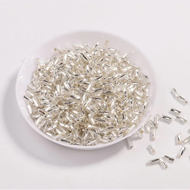 600 шт./упак. 2x4 мм золото Стекло SeedBeads с серебряной нитью бледно палевого цвета