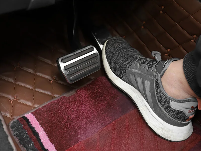 Автомобильная установка ускоритель подножки педали газа дроссельная заслонка