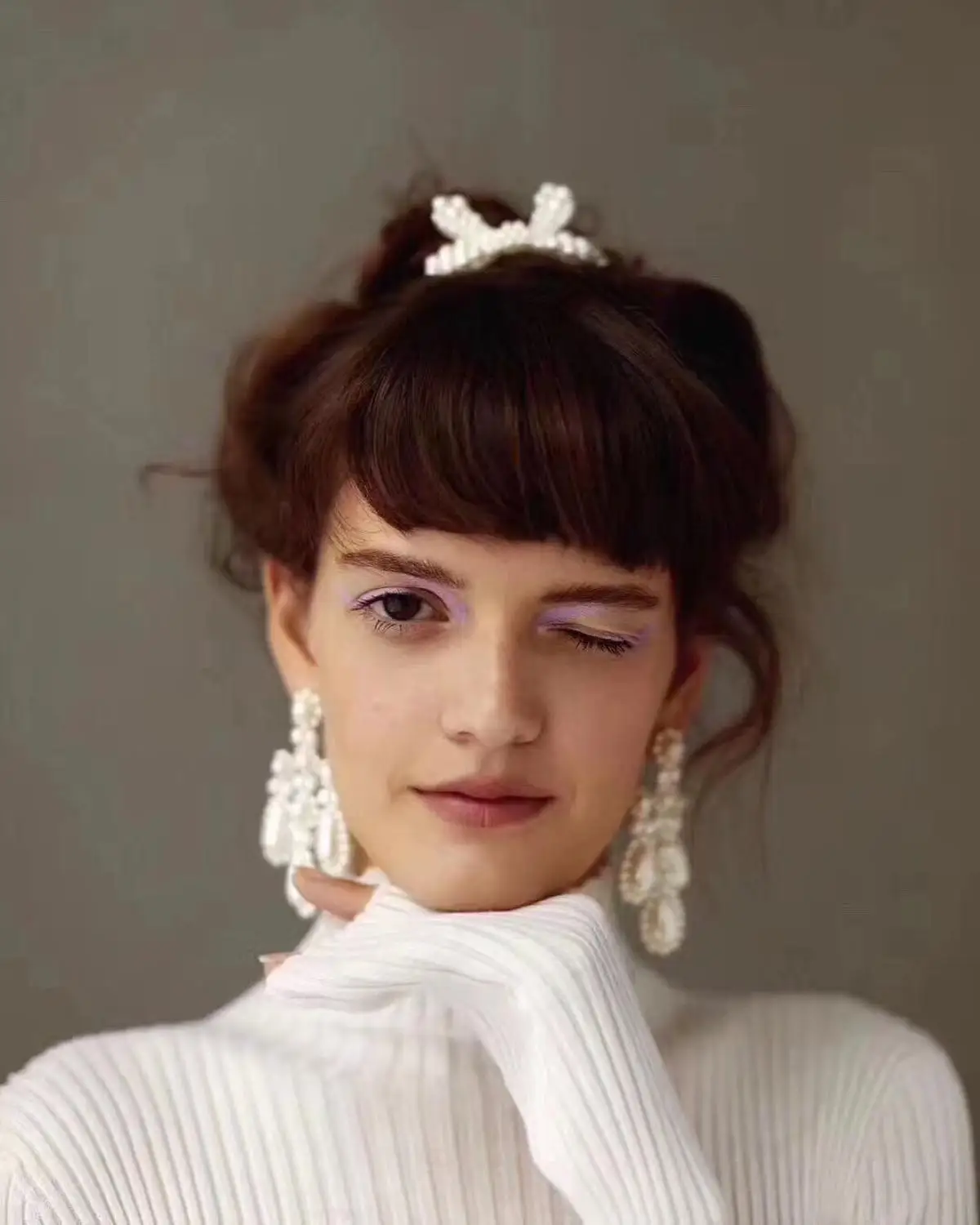 Дизайнерский бренд барокко Жемчуг ручной вязки преувеличенные леди вентилятор