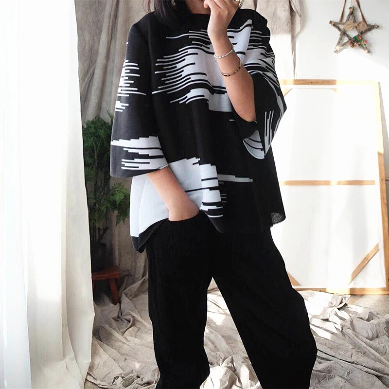 Changpleat летние большие размеры свободные женские футболка Miyak плиссированные