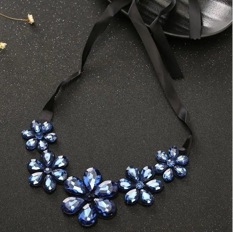 Роскошный модный короткий комбинезон с цветочной лентой эффектное ожерелье