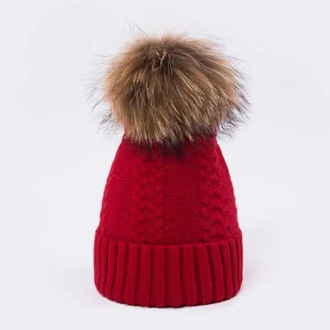Red COKK, зимняя шапка, женская вязаная шапка, шапки для женщин и девочек, натуральный мех енота, помпон, шапка с помпоном, помпонами, шапочки Skullies - Цвет: Red