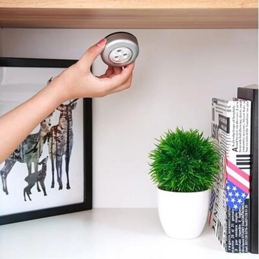 Портативный светодиодный Ночной светильник на батарейках сенсорный с нажимом