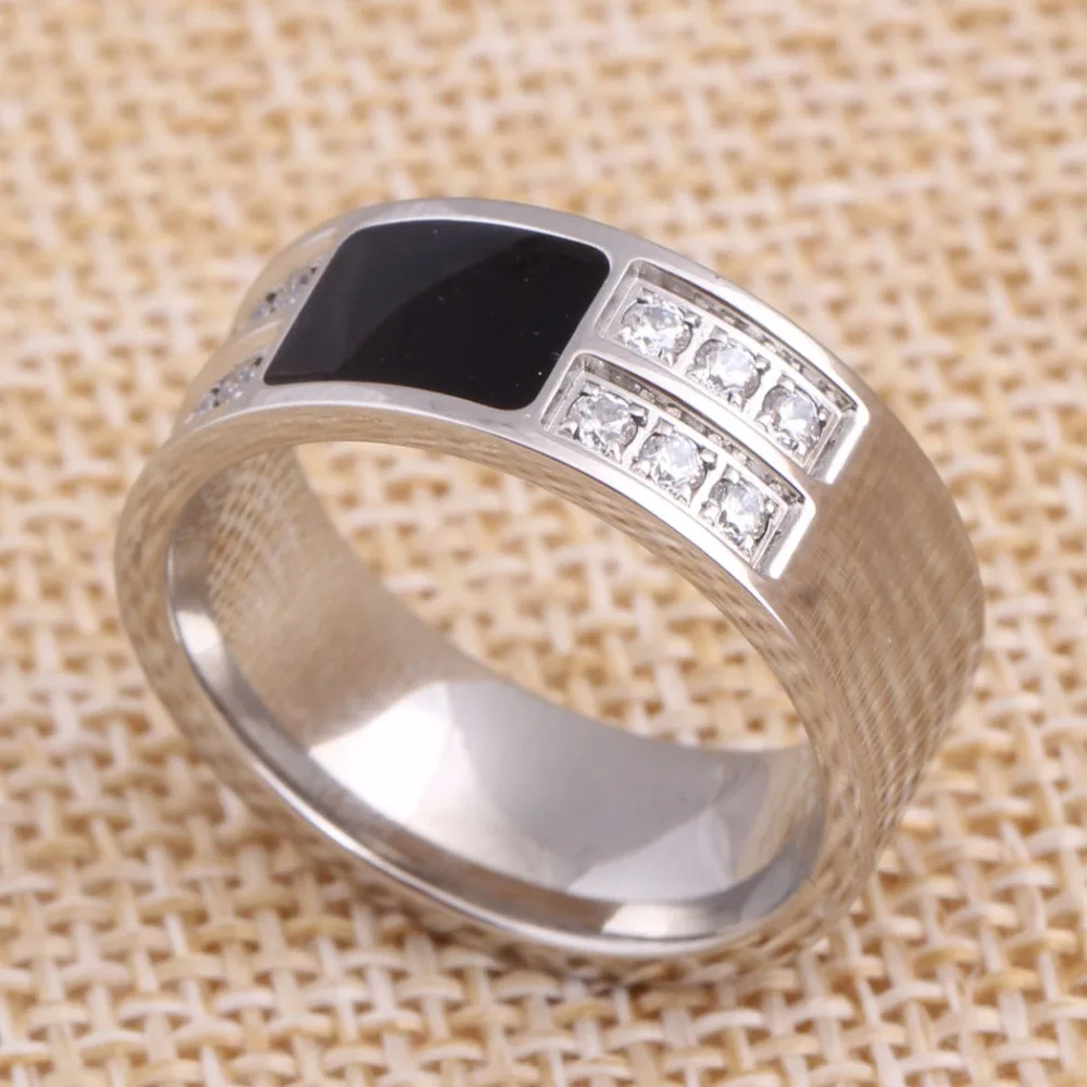 Мужское кольцо супергероя черное из нержавеющей стали с фианитом и кристаллом |