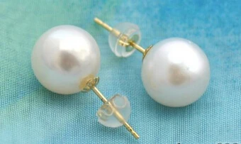 

charm AAAA 9-10mm round white FW pearl earring 18k gold stud