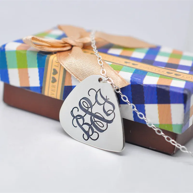 Чистого серебра монограмма гравировка имени на гитаре Палочки цепочка со