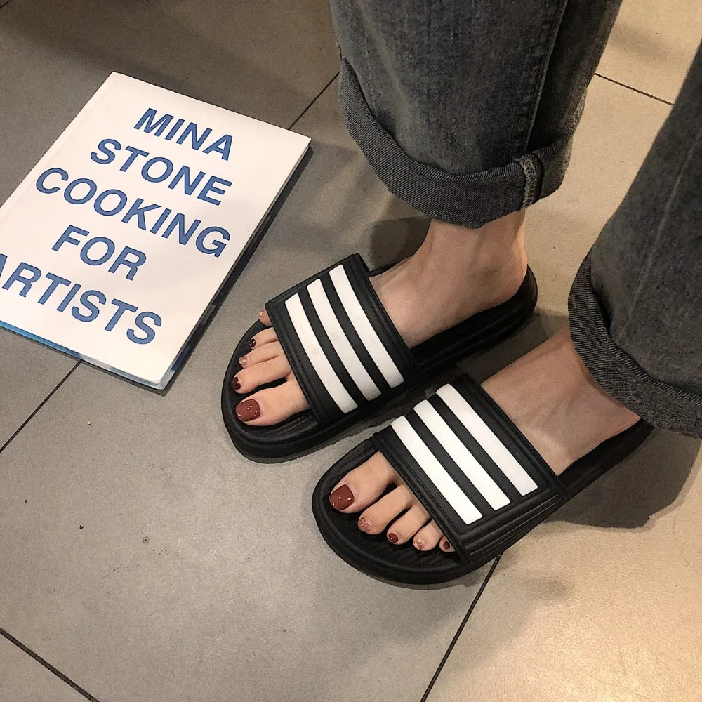 Женские шлепанцы в полоску черно-белые ретро стиле Харадзюку домашние тапочки