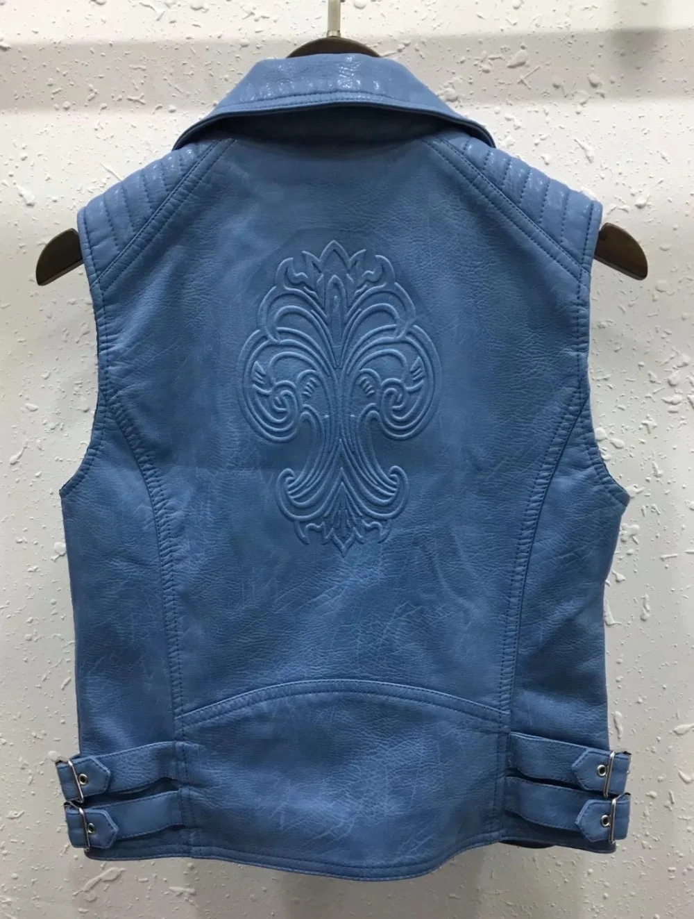 Женский жилет из искусственной кожи тонкий тактический с тиснением на молнии в