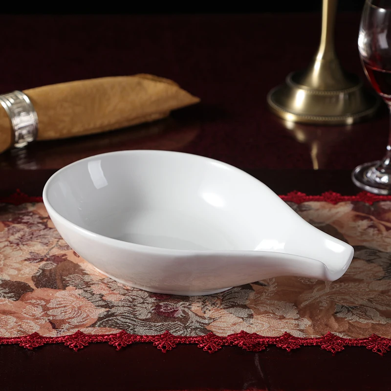 

Creative fashion white ceramic tableware spoon bowl bowl Vegetable Salad Italian dessert pastry noodles soup soup