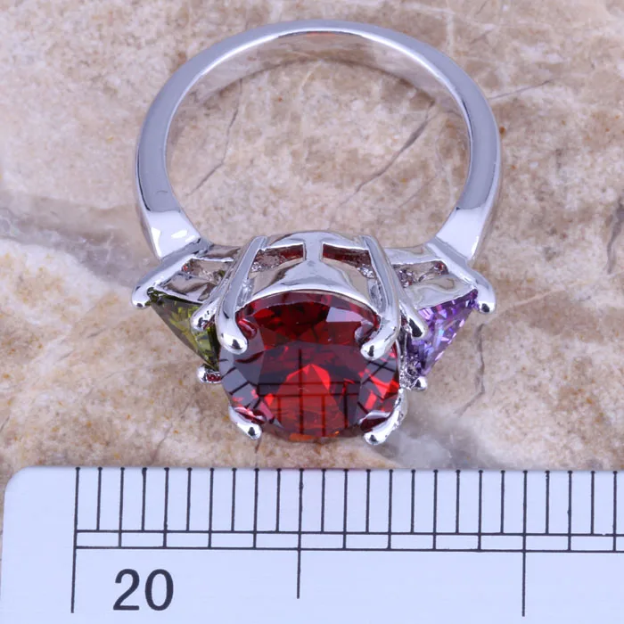 Очаровательное кольцо с фианитом Peridot гранат посеребренным покрытием Размер 6 / 7