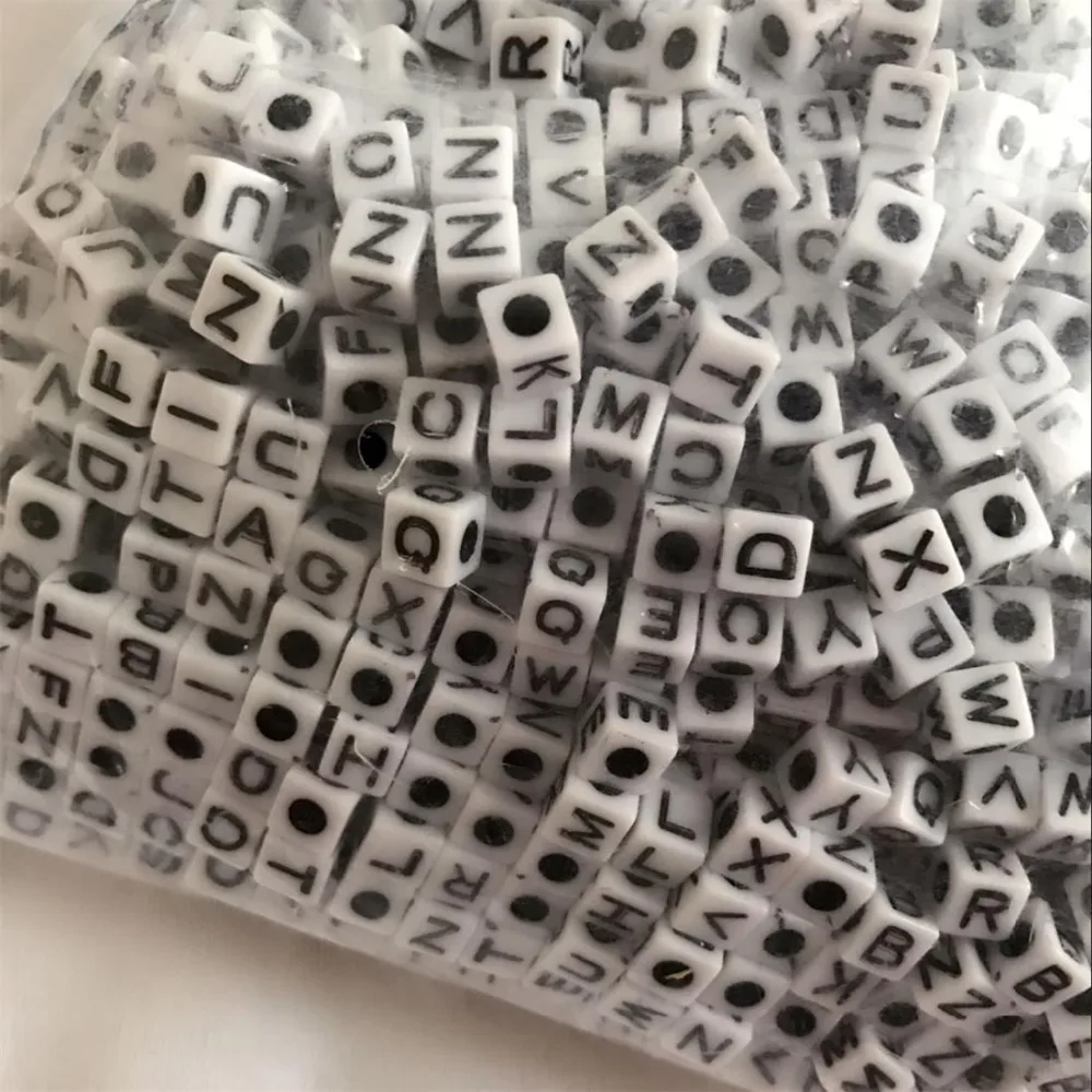 Высококачественные черные/белые бусины 6 мм Смешанные акриловые квадратной