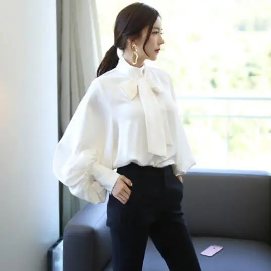 Женский офисный Топ летняя атласная рубашка с рукавом фонариком галстуком