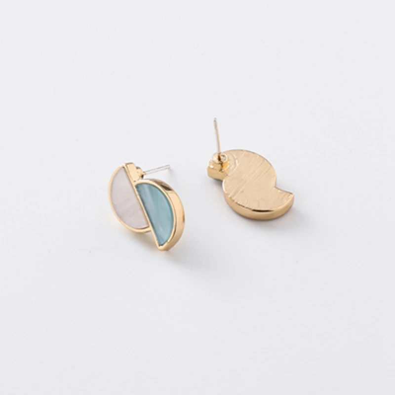 Женские асимметричные серьги гвоздики Асимметричные летние 2019|Серьги-гвоздики| |